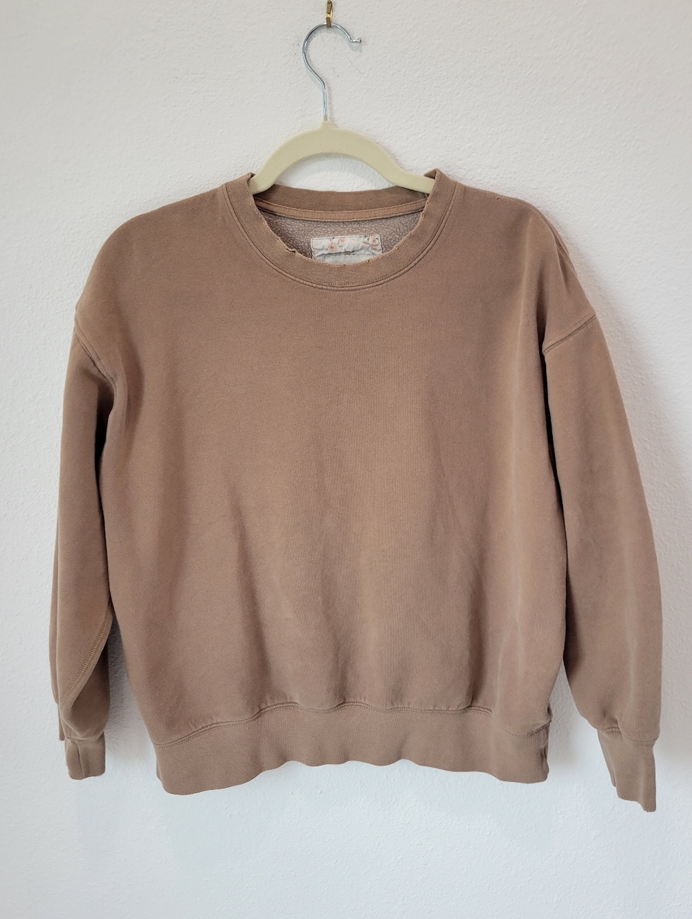 American Eagle Distressed Crewneck Sweatshirt Womens S Light Brown